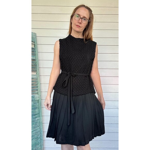 60s Black Dress Sleeveless Pleated Textured Sears Vintage S - Picture 4 of 6